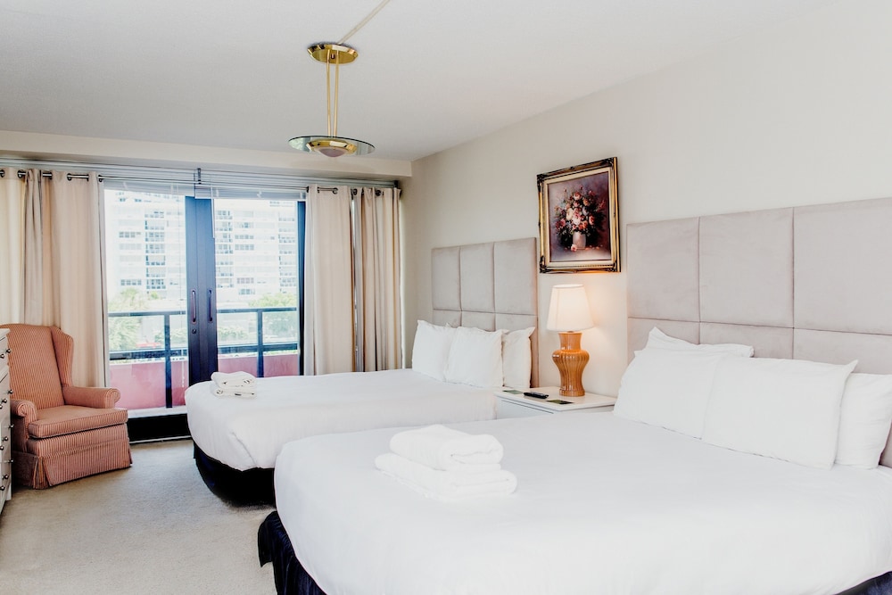 The Alexander All Suite Oceanfront Resort 48/50