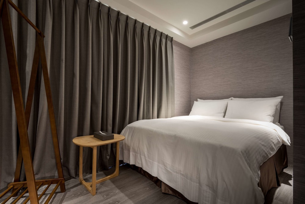 D.D Hotel 20/43