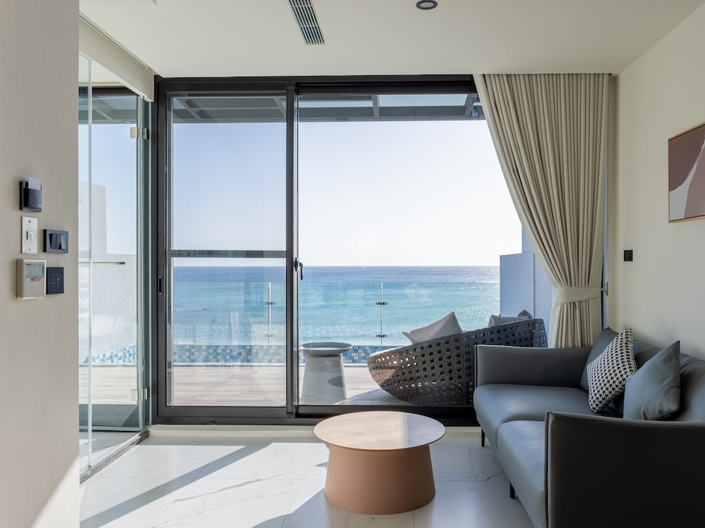 Seawall Inn 28/50