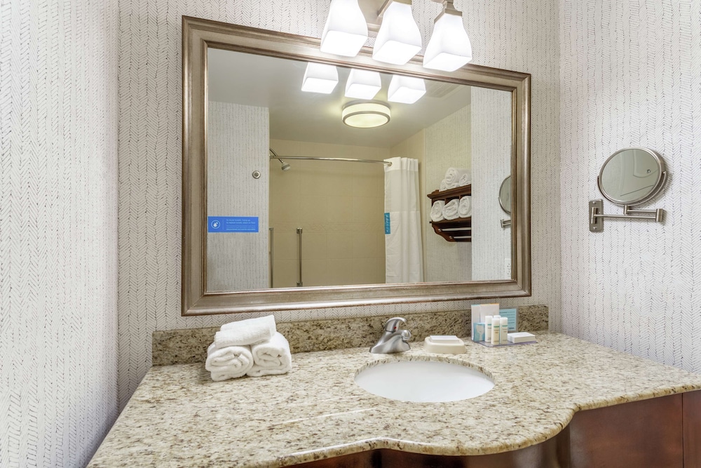 Hampton Inn Suites Saratoga Springs Downtown 24/69