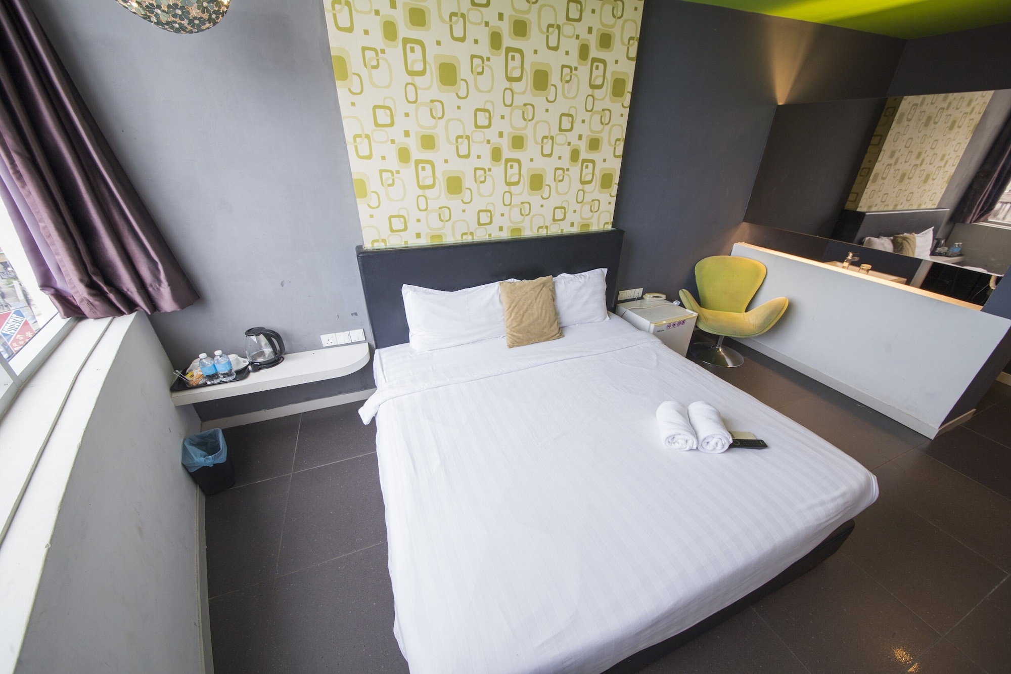 Super, Grand, Deluxe, Queen Bed