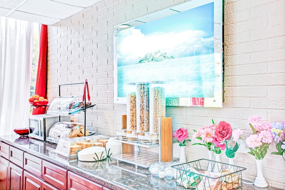 Ramada By Wyndham Rockaway 23/27