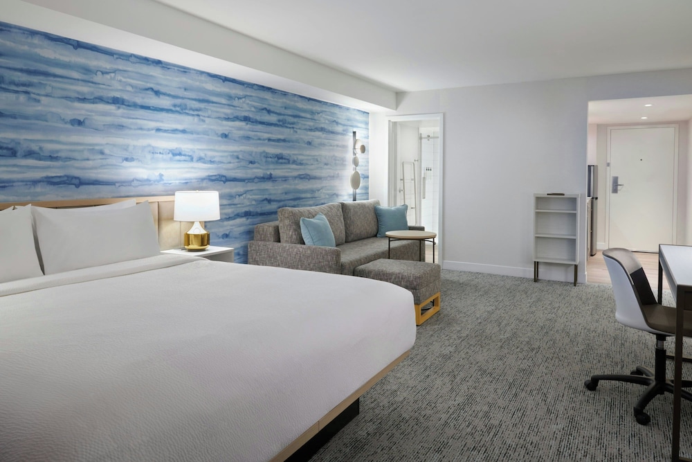 Ramada By Wyndham Niagara Falls By the River 22/47