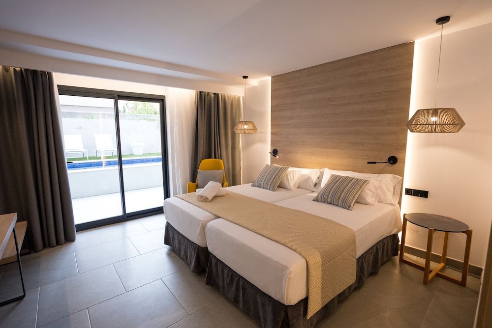 SWIM UP, JUNIOR SUITE