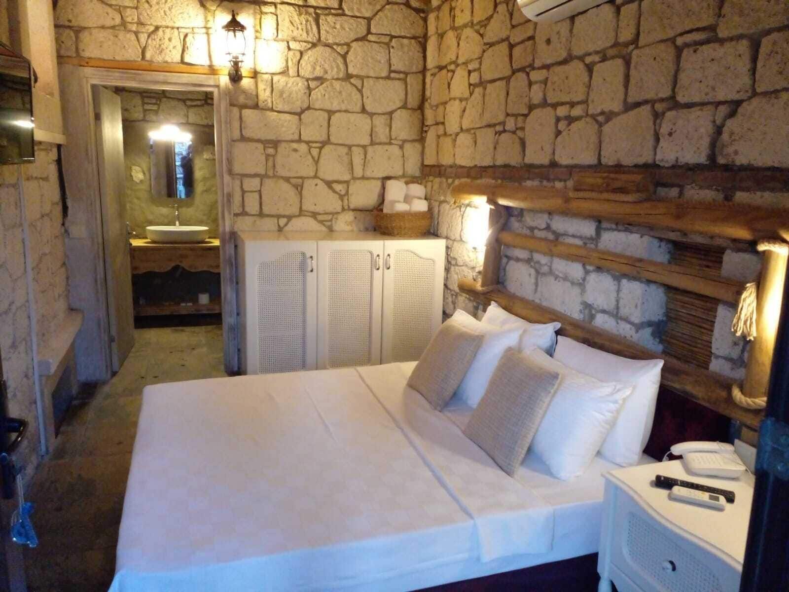 SUPERIOR, DOUBLE BED