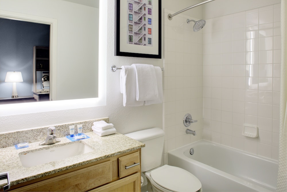Hyatt House Dallas Lincoln Park 13/53
