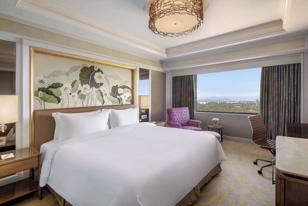 Dusit Thani Manila 27/72