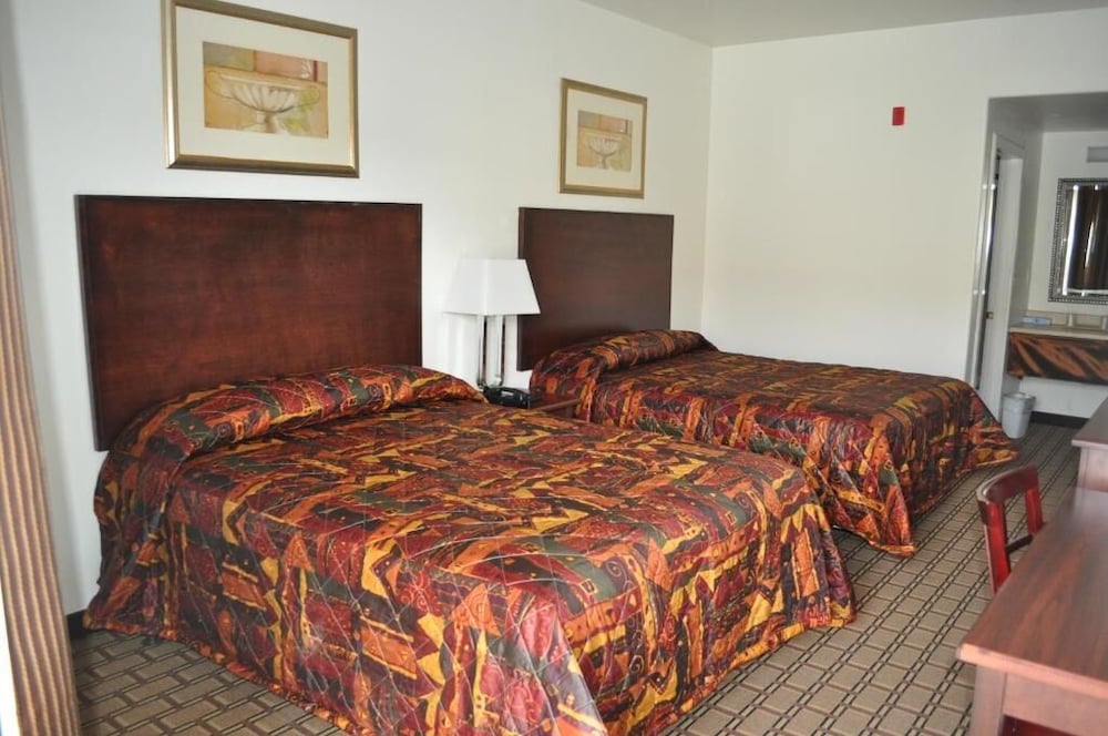 Baymont by Wyndham Ridgecrest 17/49