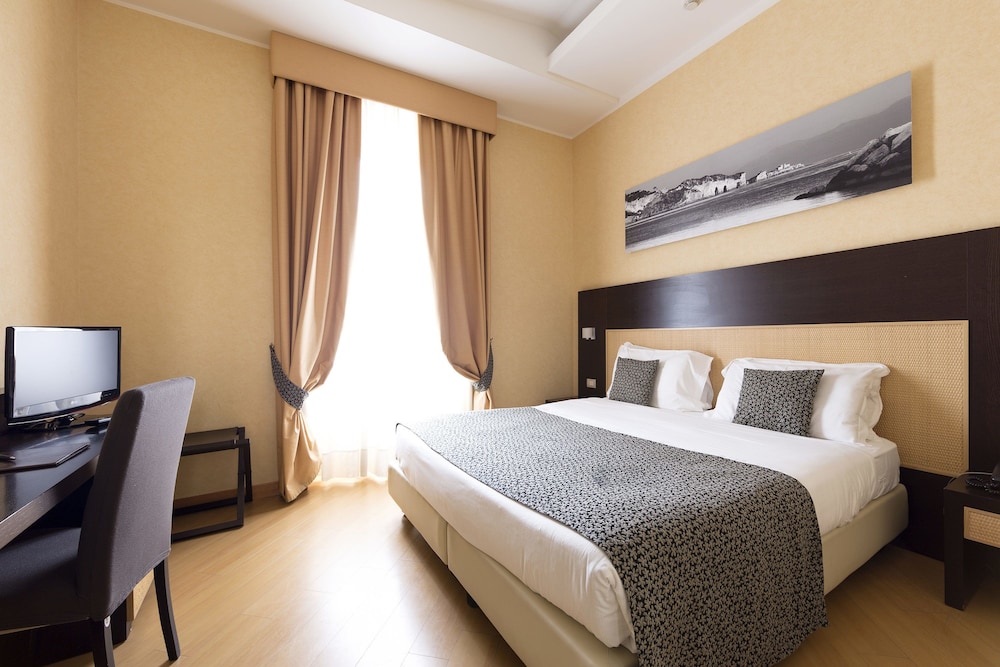 Hotel Naples 30/71