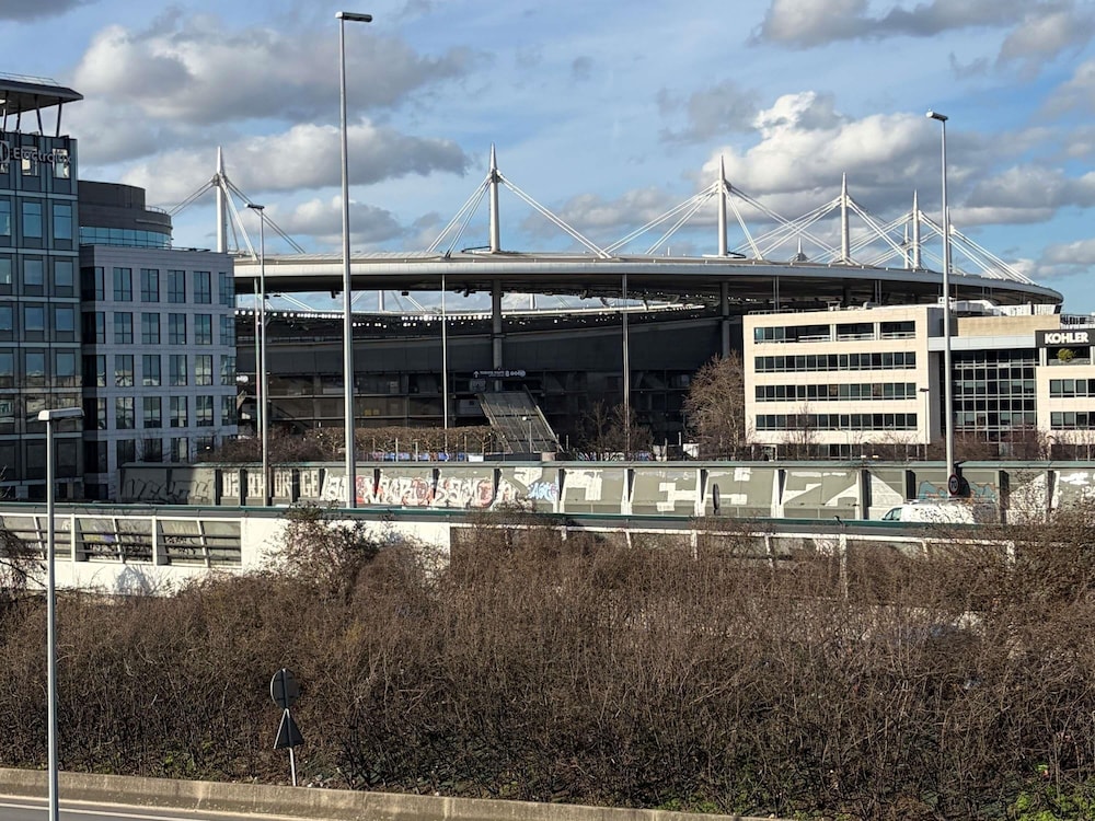 Ibis Saint Denis Stade Sud 3/68