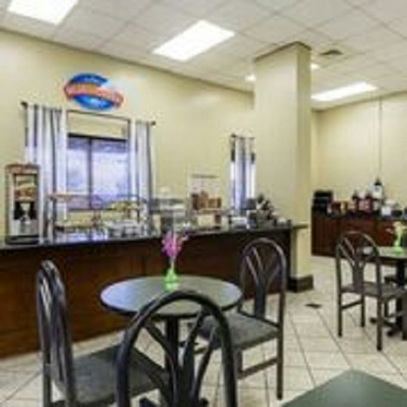 Trident Inn and Suites 28/30