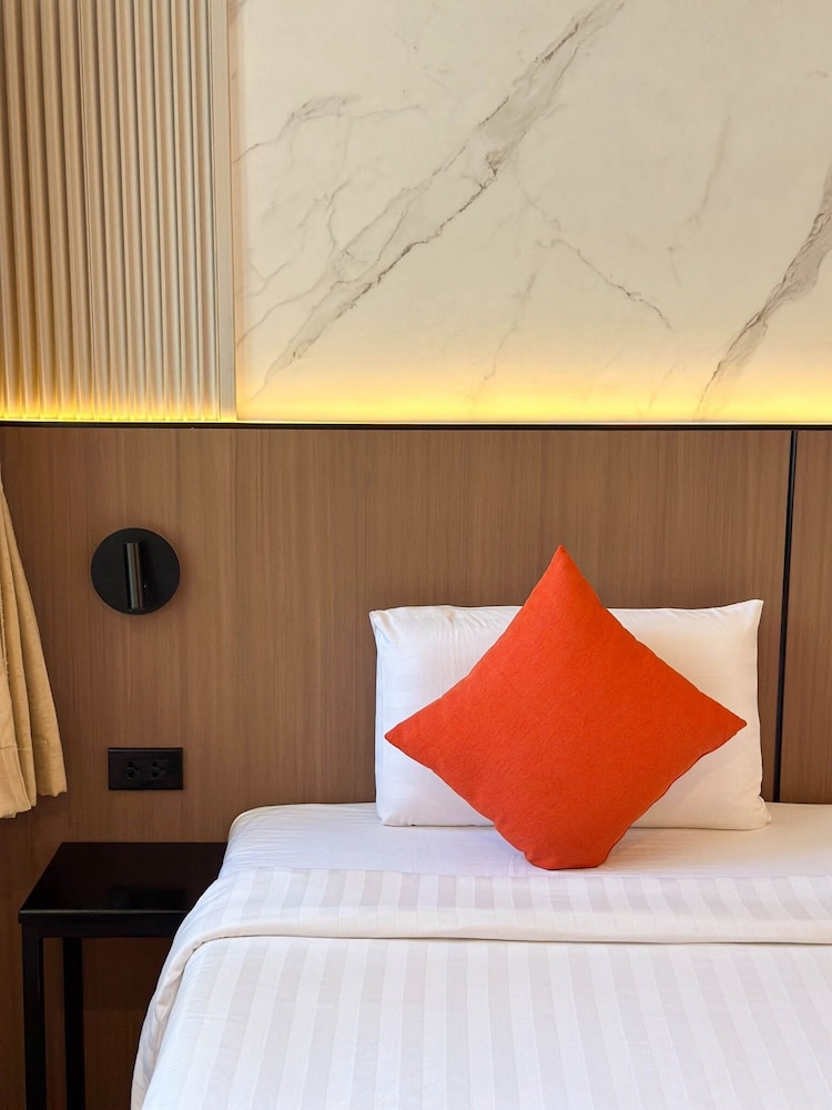 Sakol Hotel 45/65