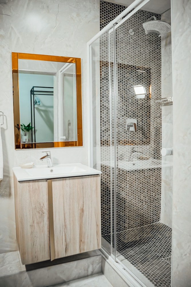 The Garden's Boutique Hotel 46/50