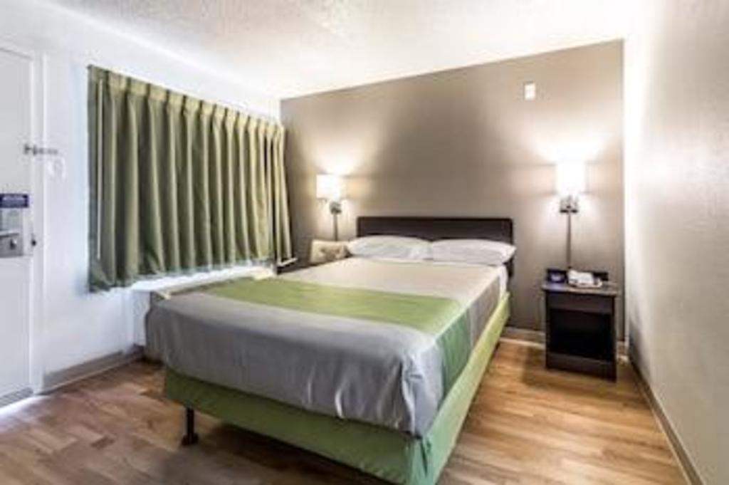 1 Queen Bed Extended Suite Non-smoking