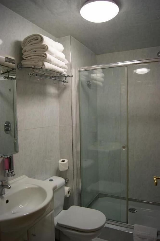 Westpoint Hotel 48/50