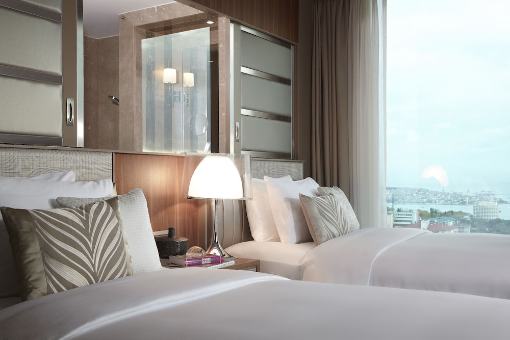 Renaissance Istanbul Polat Bosphorus Hotel 13/68