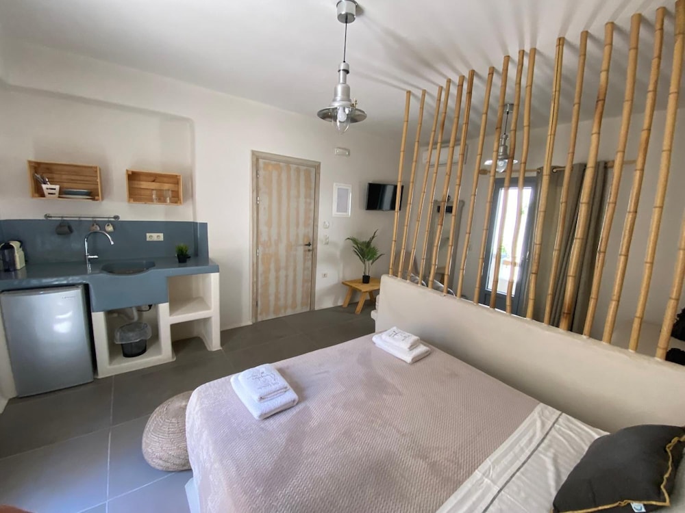 Ampelos Suites 21/30