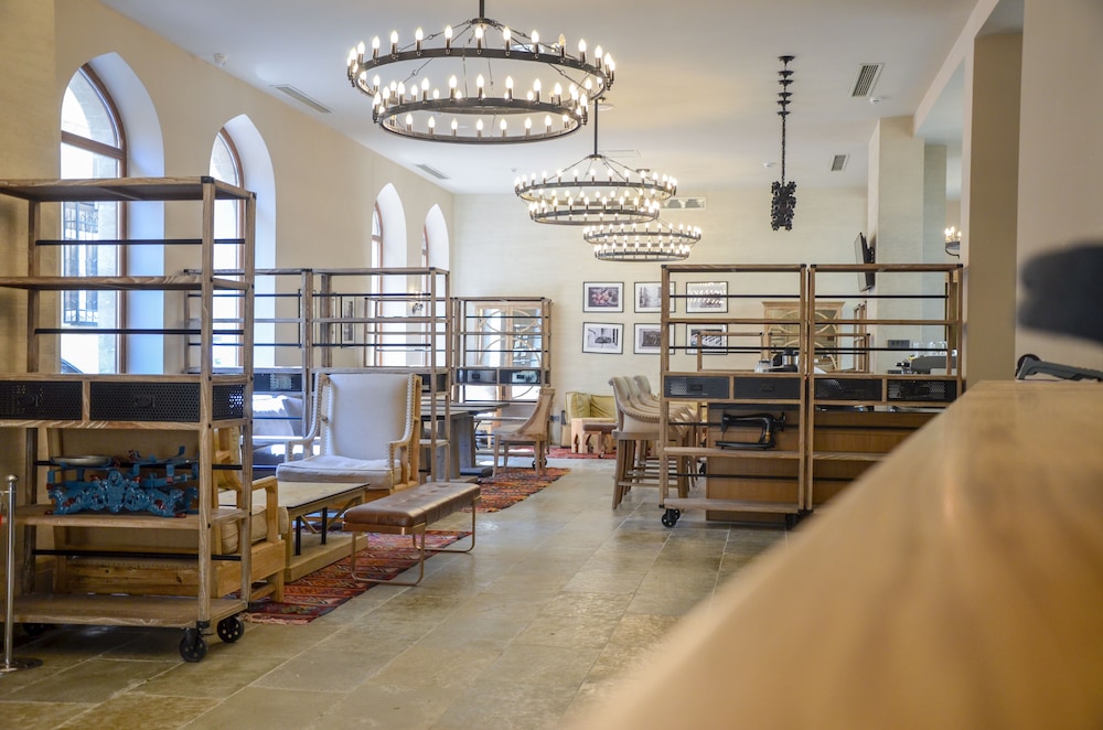 Shirvanshah Hotel 56/70