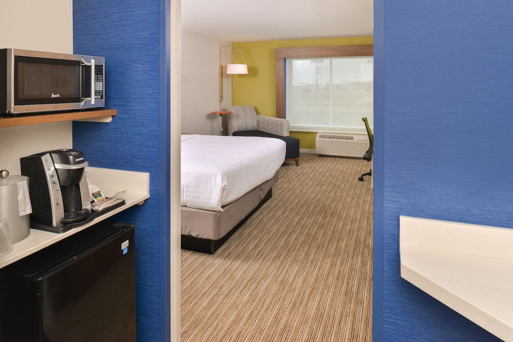 Holiday Inn Express Suites Ogallala 38/75