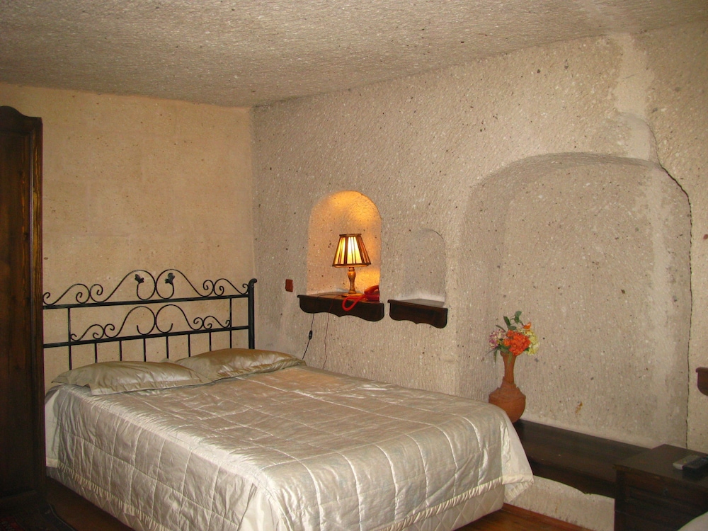 Cave, Deluxe, Double Bed