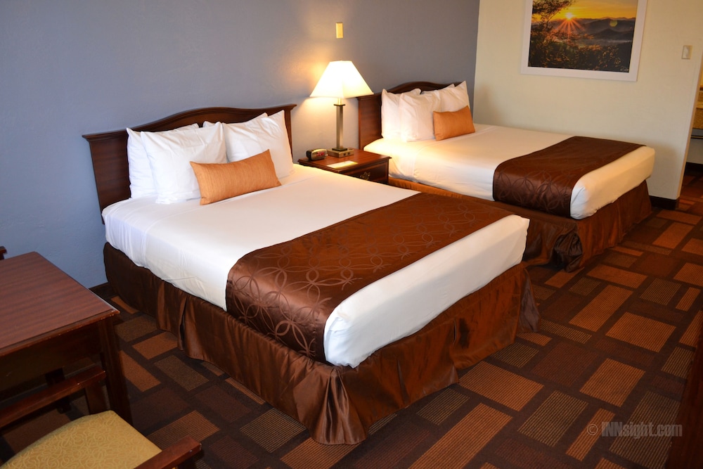 Days Inn & Suites by Wyndham Lodi 9/36