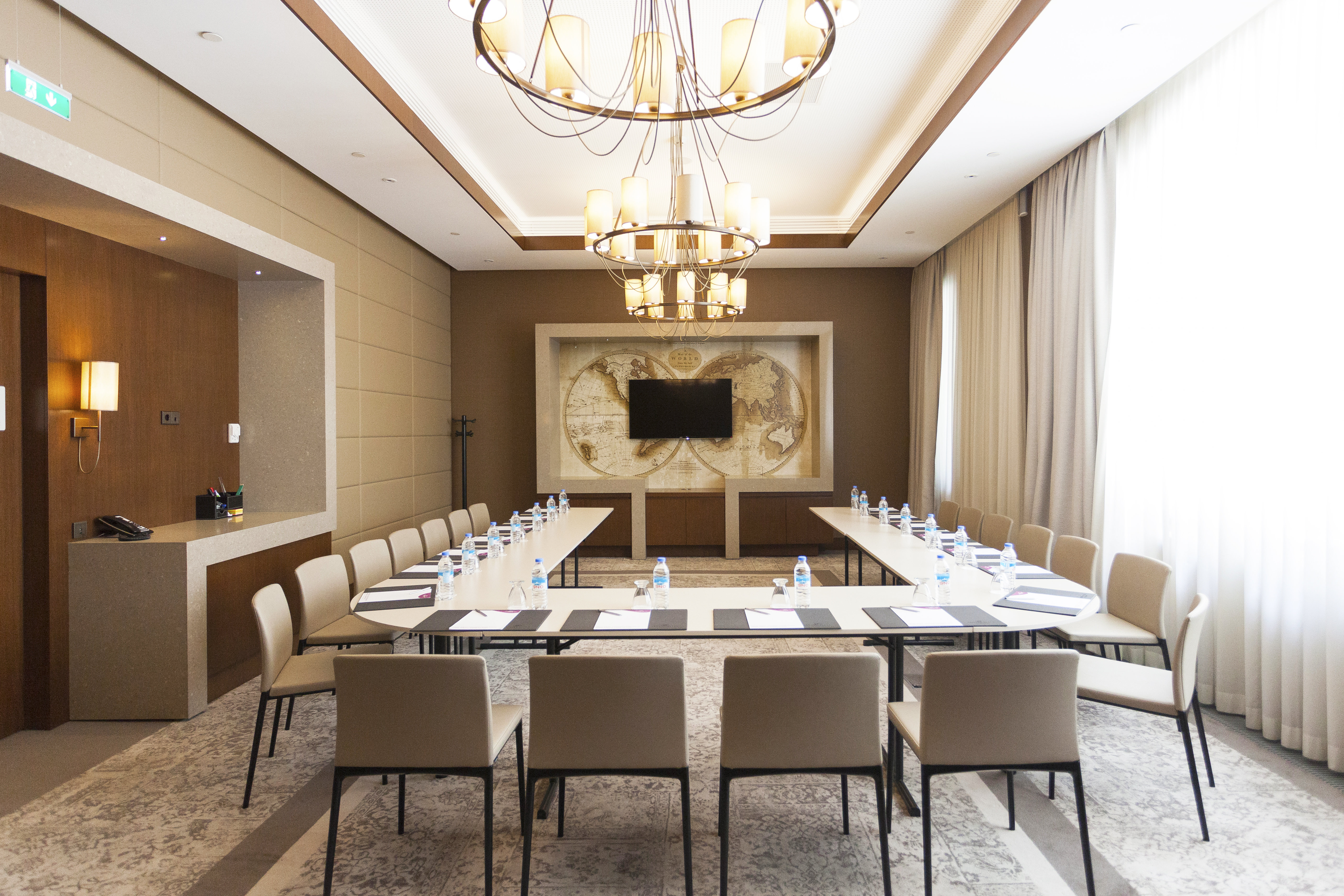 Crowne Plaza Borjomi 64/76