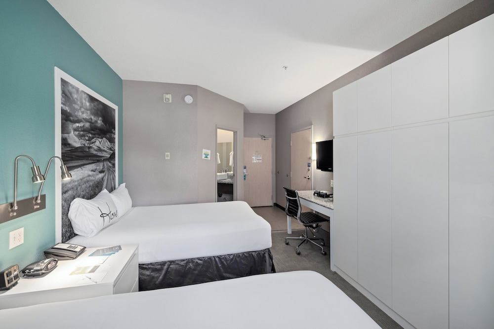 HOME INN EXPRESS MEDICINE HAT 13/72