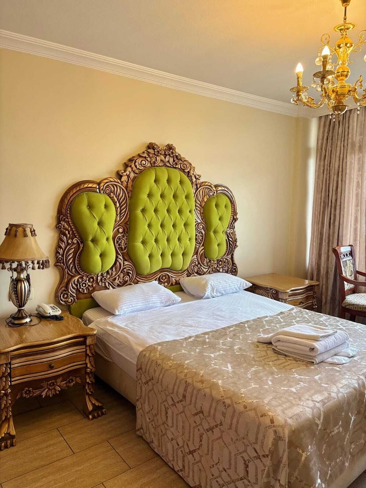 Room, Double Bed