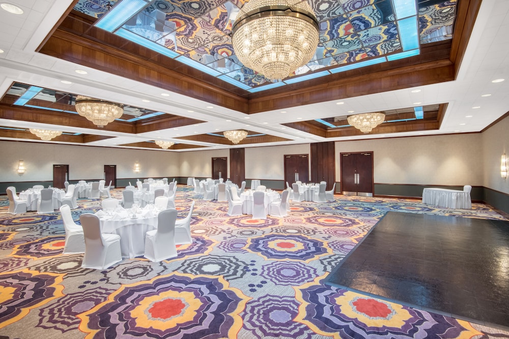 Crowne Plaza Hickory 37/61