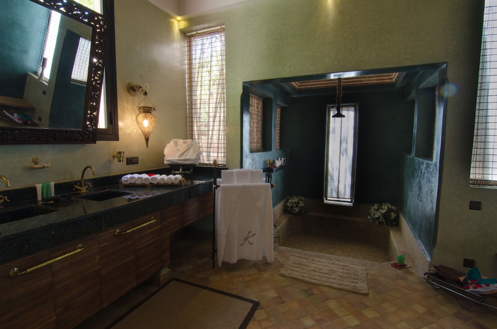 Lodge K Hôtel &amp; Spa 75/77