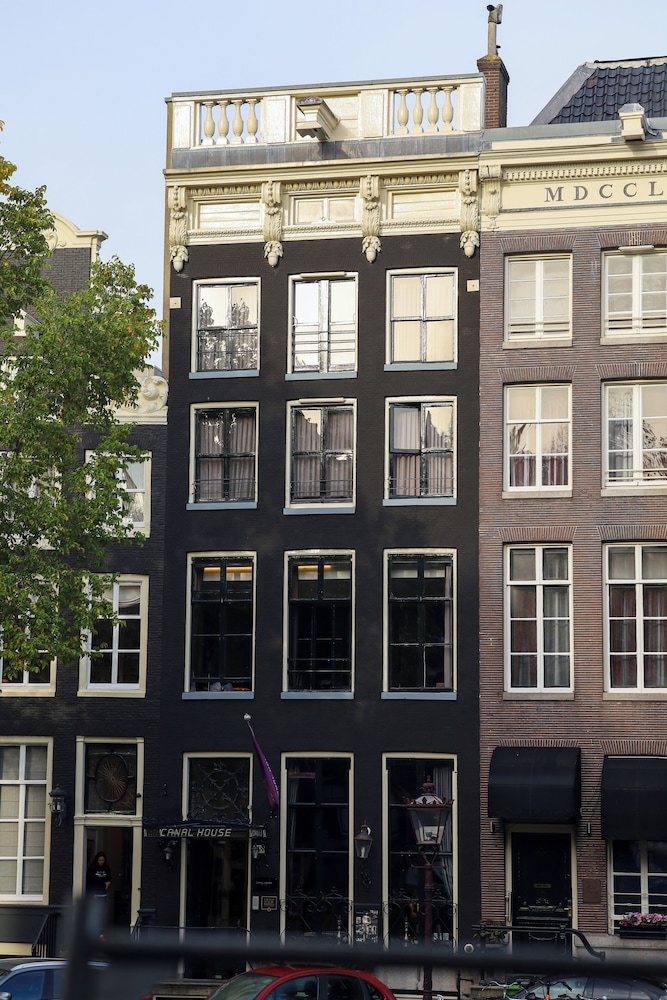 Canal House in AMSTERDAM