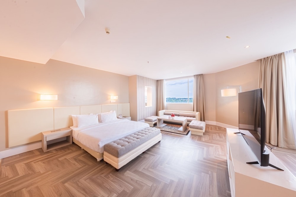 Business, Suite, Double Bed, Laundry