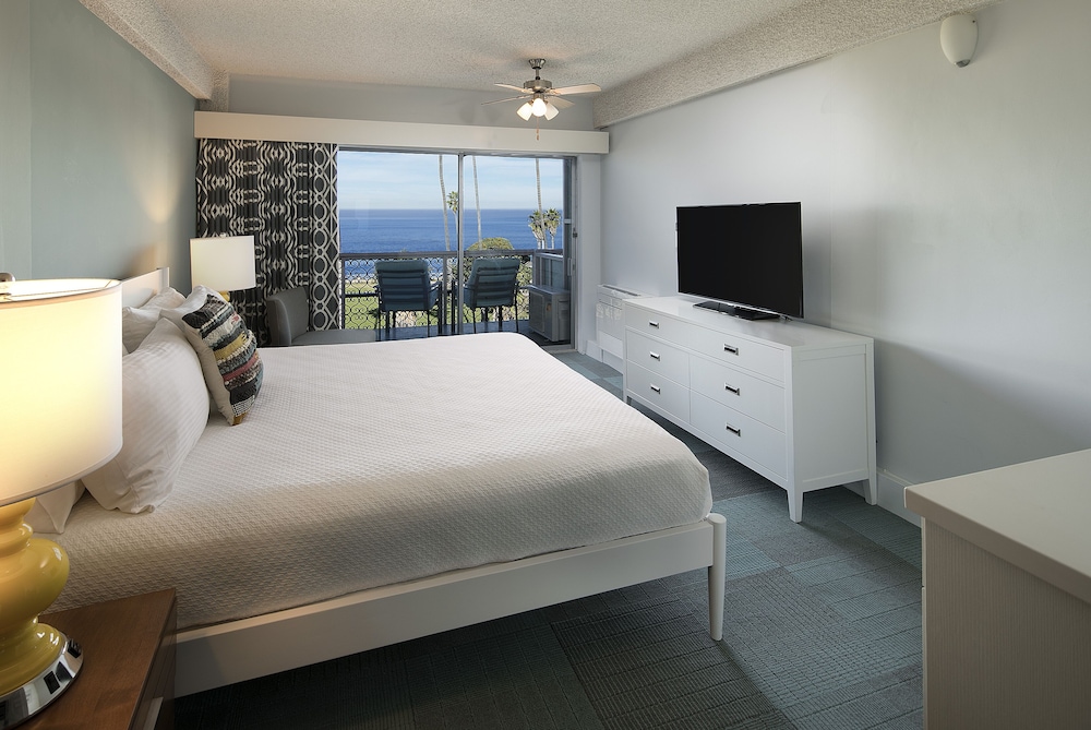 La Jolla Cove Suites 41/65