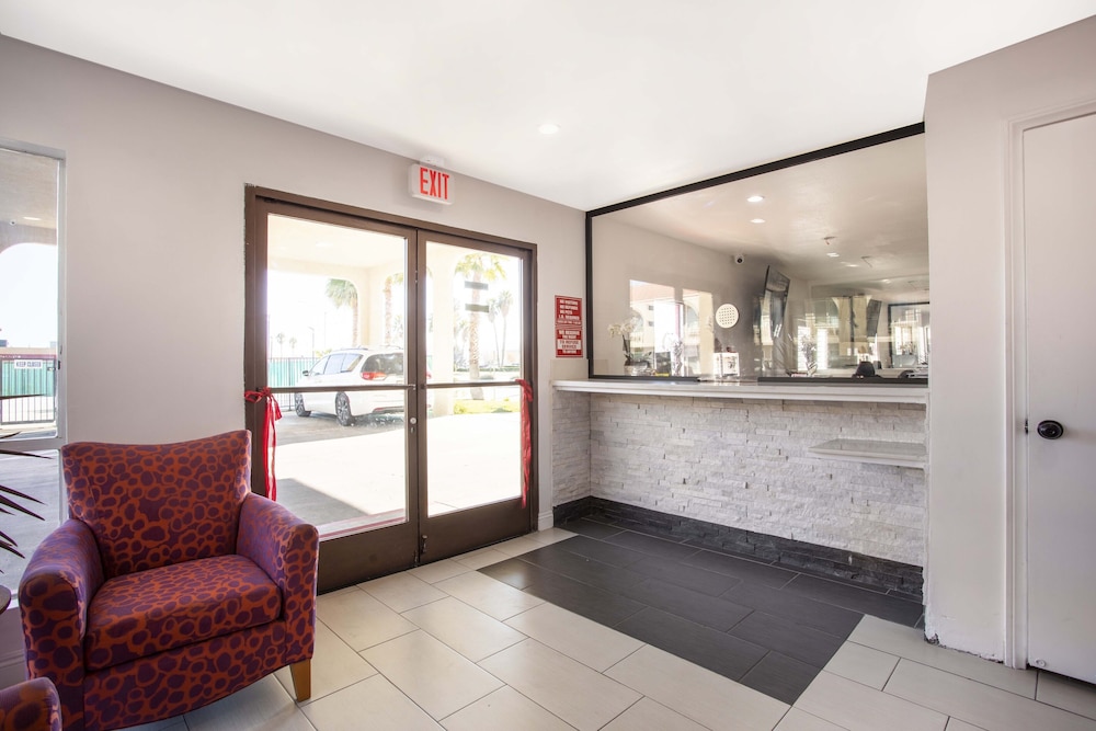 Hotel Palmdale Antelope Valley 10/44