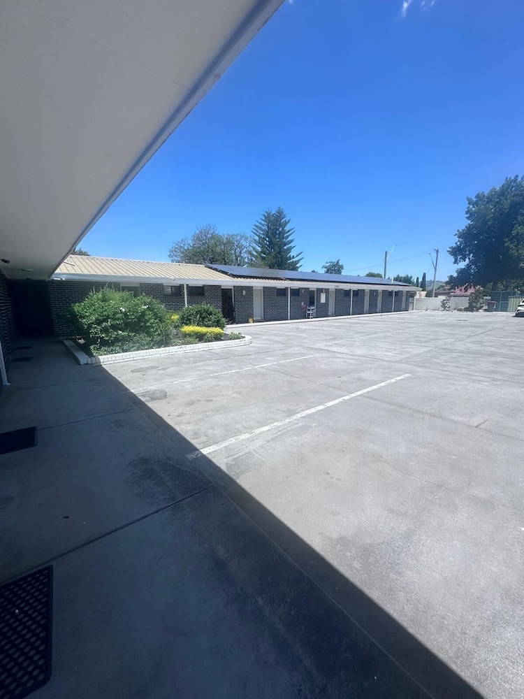Albury Garden Court Motel 46/50