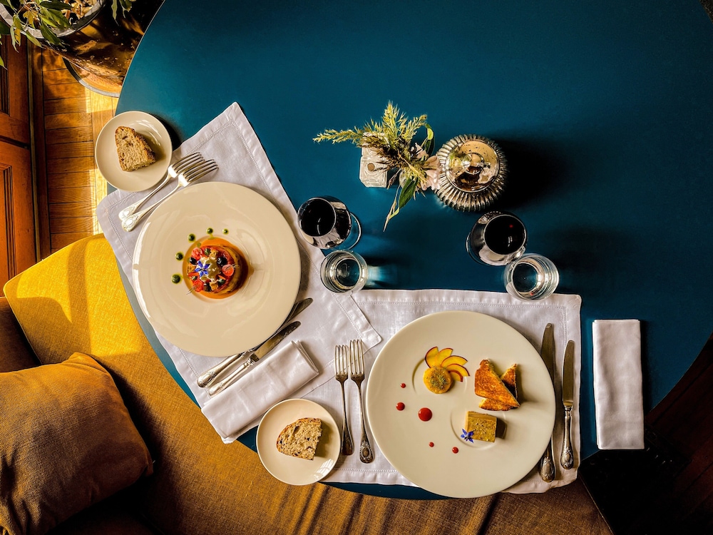 Relais Chateaux Chateau Des Avenieres 37/46