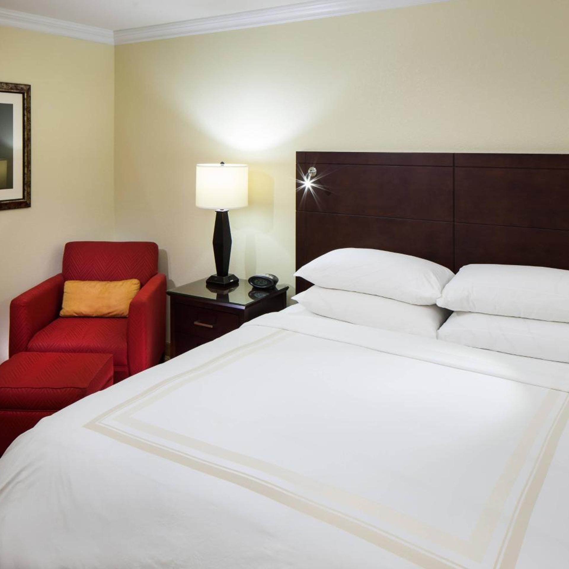 1 Bedroom, Suite, King Bed, Sofa, Concierge Level