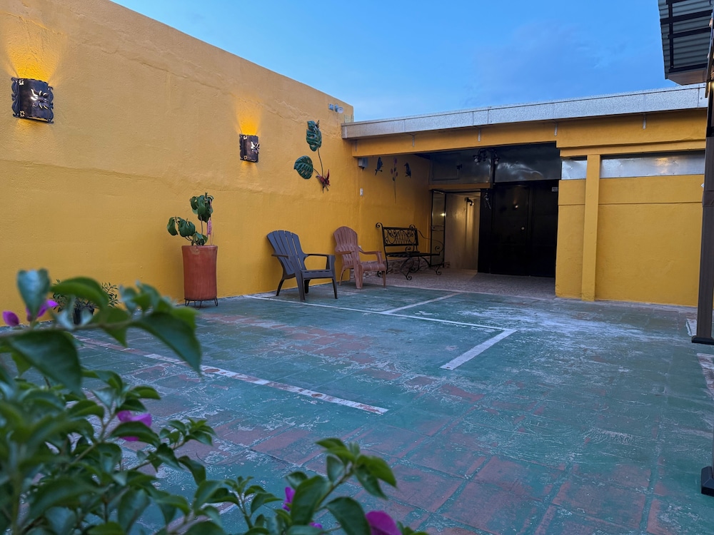 Hotel Metropolitano 13/24