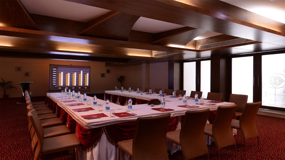Top3 Lords Resort Bhavnagar 32/40