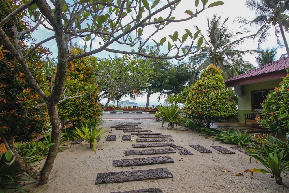 Tanjung Puteri Motel 4/41