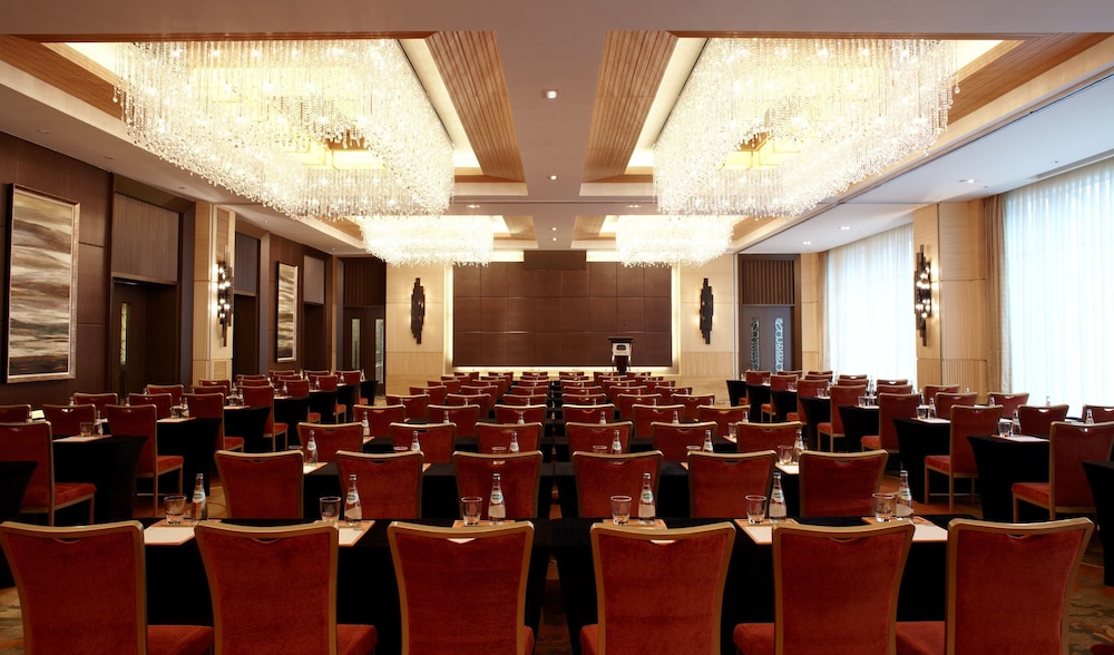 Courtyard By Marriott Shanghai Central 36/39