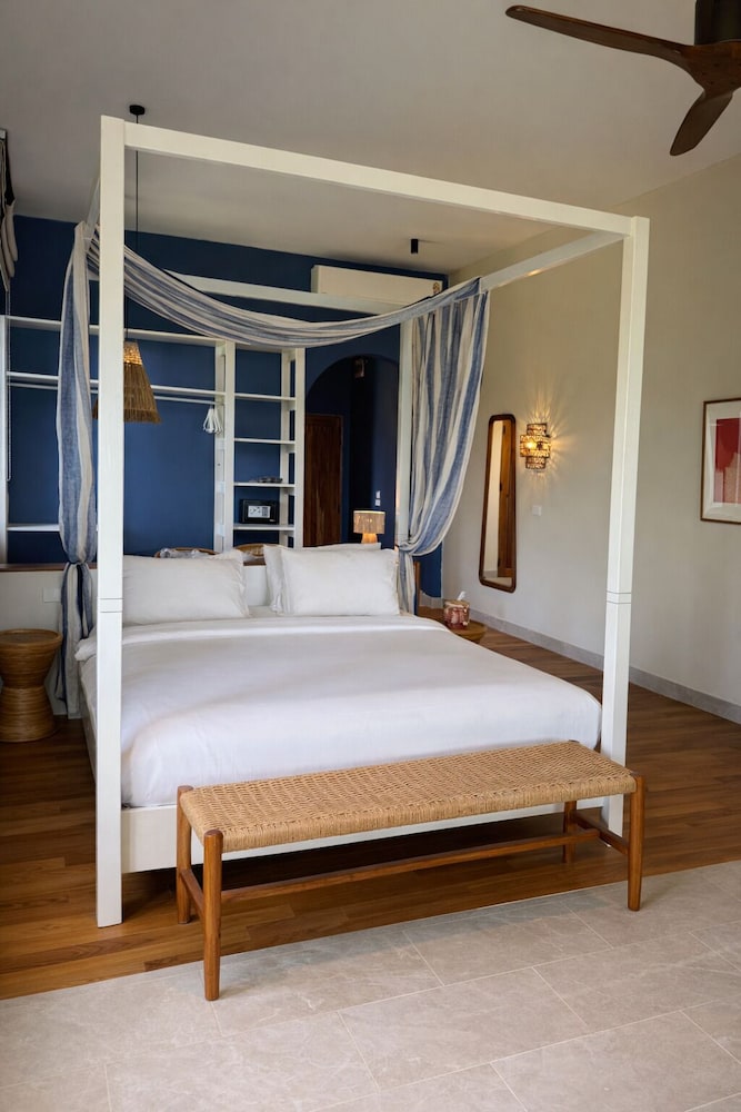 JUNIOR SUITE, OCEAN VIEW, BALCONY
