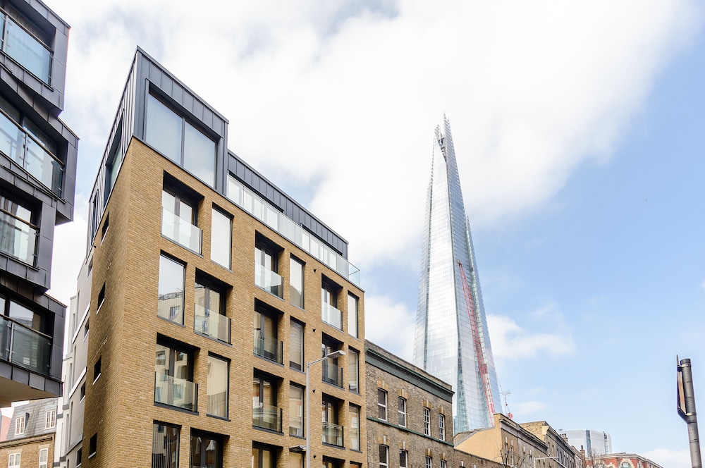 London Bridge – Tooley St 3/23