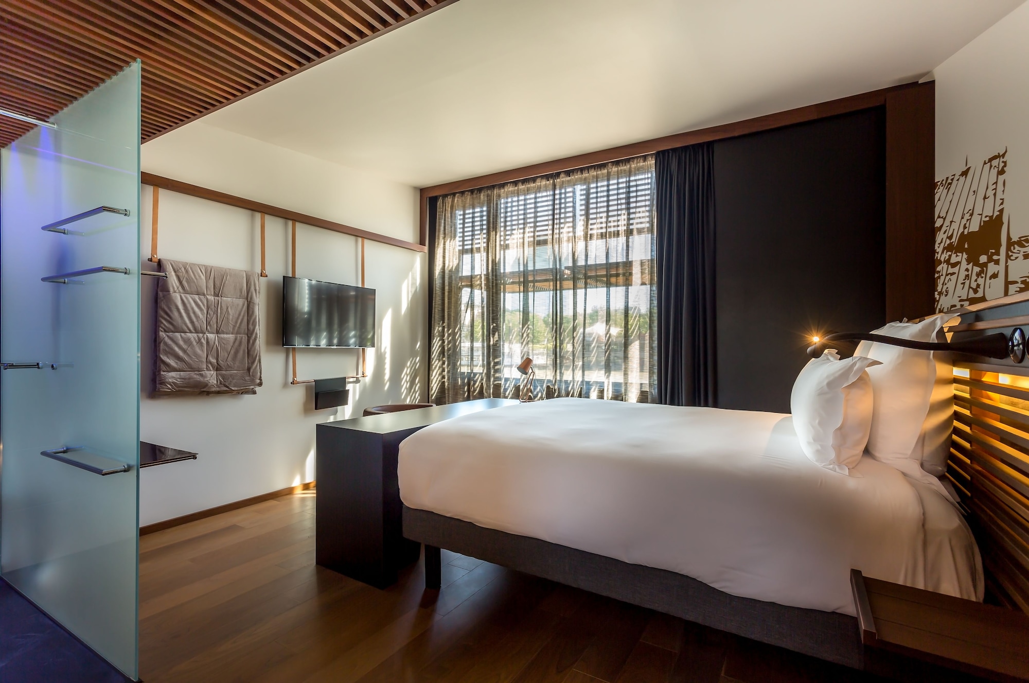 HORIZON, SUITE, RIVER VIEW