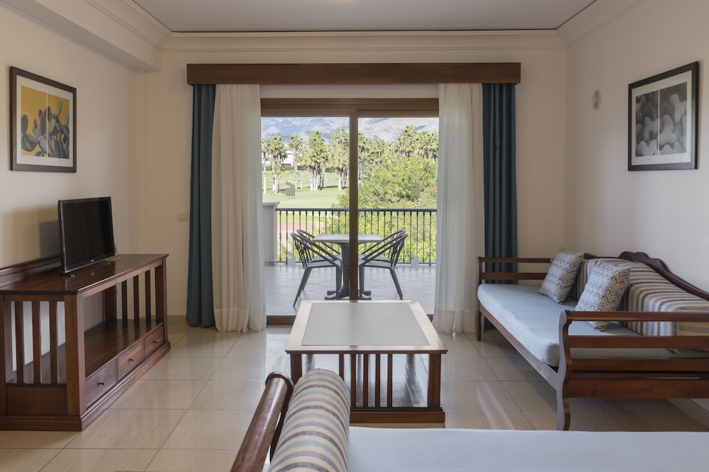 Marylanza Suites & Spa 10/50