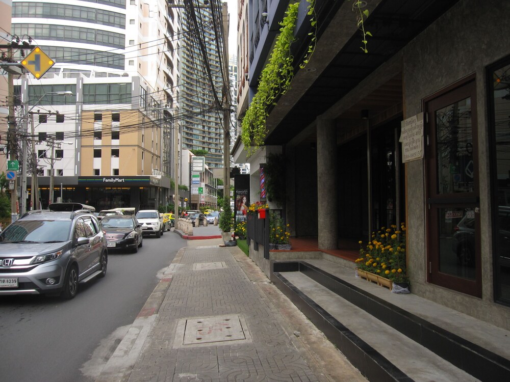 Zleepmotion Bangkok Sukhumvit 35/45