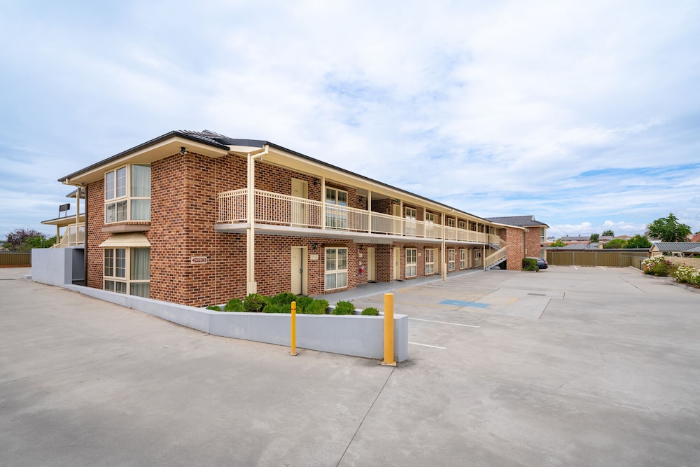 Heritage Inn Bathurst 3/60