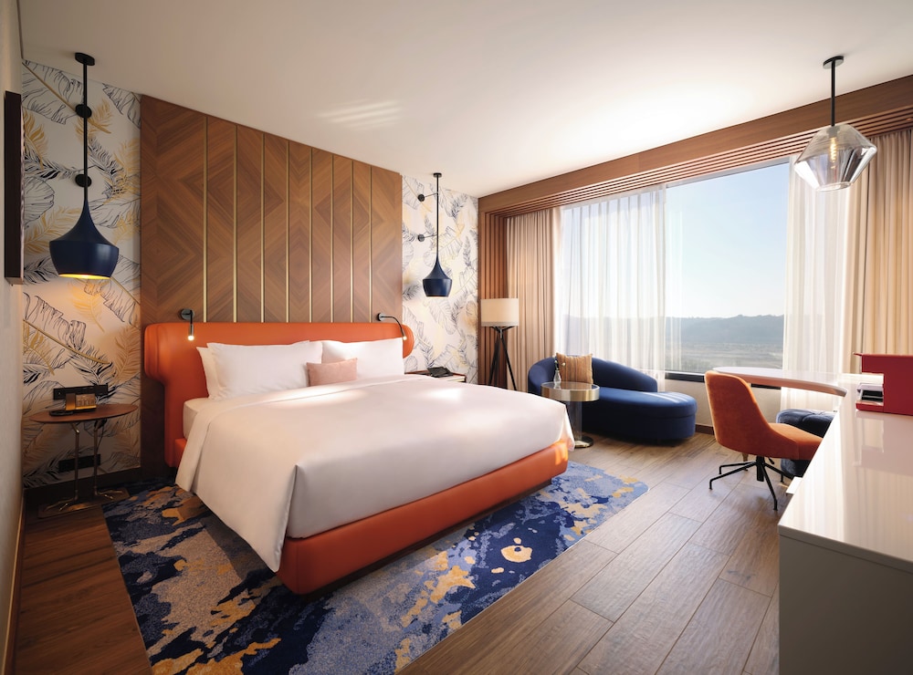 Wellness, Tower, Club, Deluxe, King Bed, Kitchen