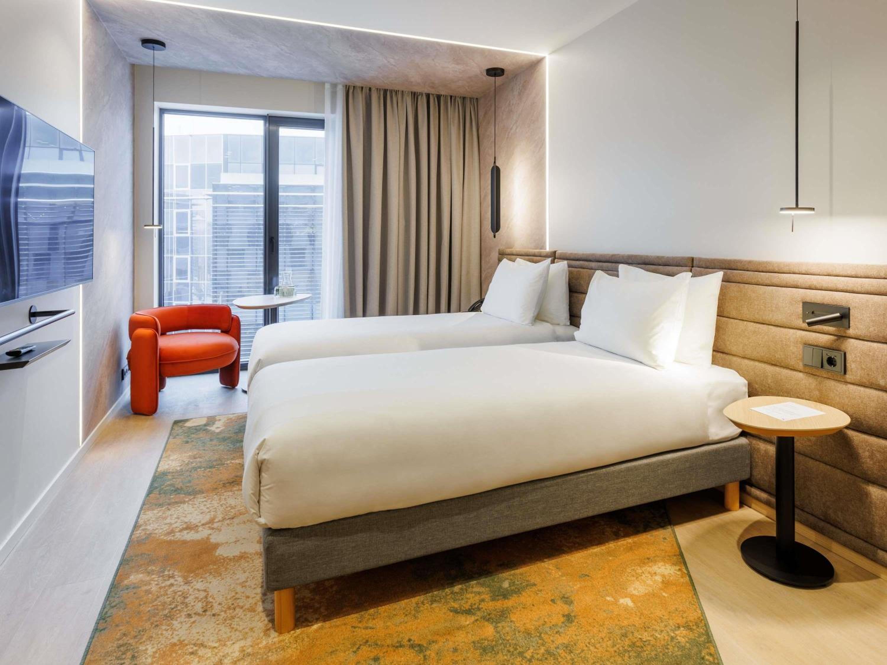 STANDARD, TWIN BEDS