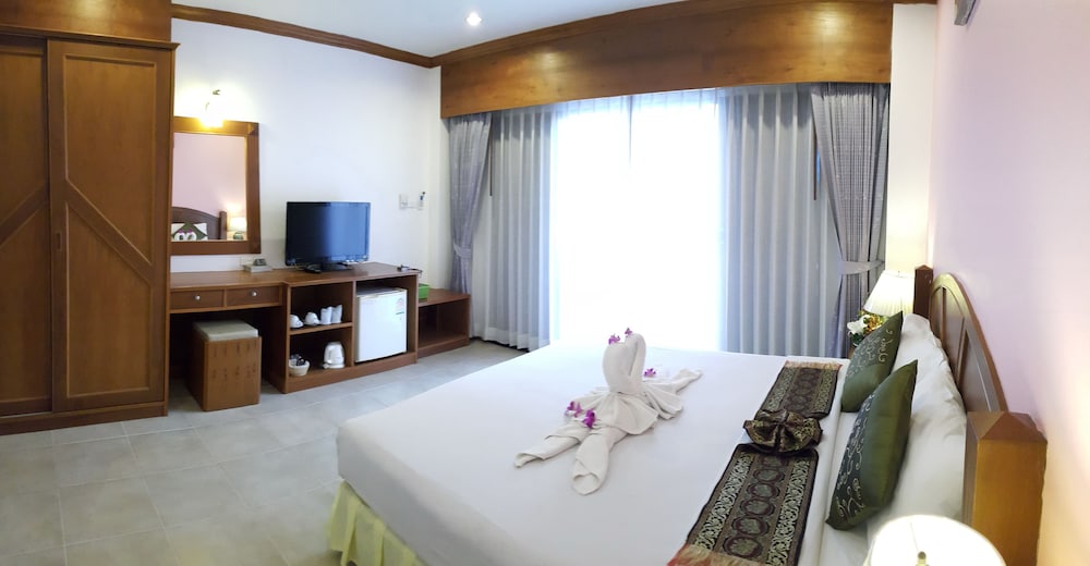 Mt Hotel 14/53
